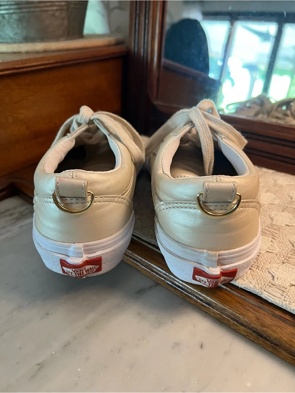 VANS OFF THE WALL Classic‎ Old Skool Low Top Sneakers Satin Gold Women's Size 5